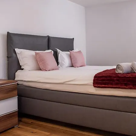 아파트 Luxury Siena In Bachem Bei Koln 프레첸